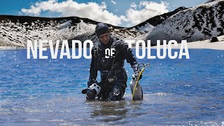 Diver goes to explore the lagoons of the Nevado de Toluca