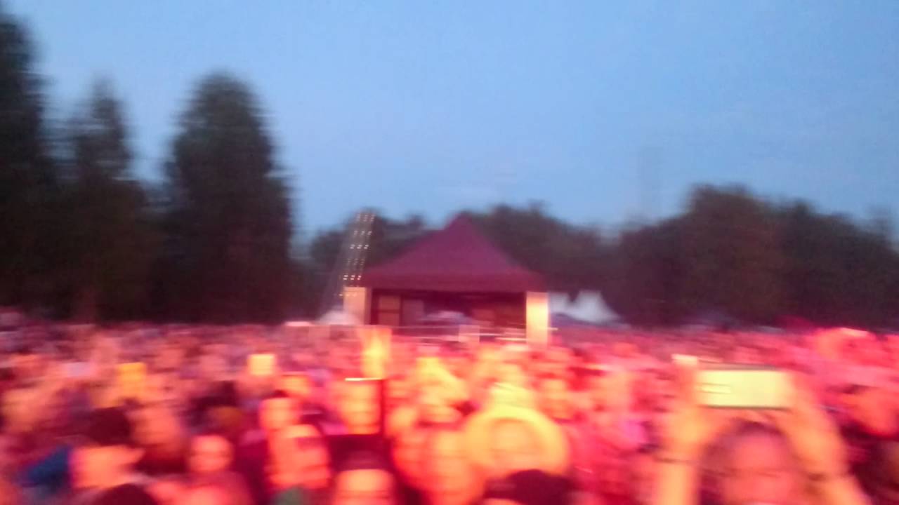 Anna abreu bandana qstock 2016 YouTube