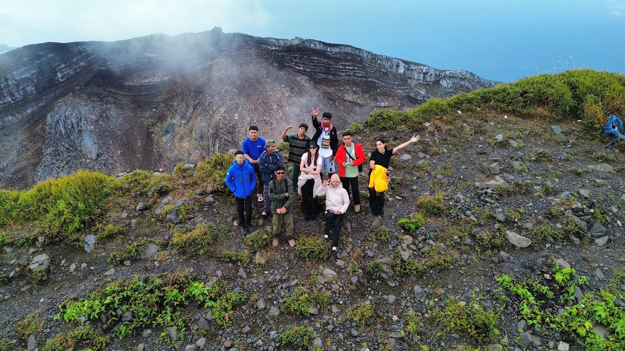 Keindahan Gunung Gamkonora-Ibu dari camera Drone by Enda