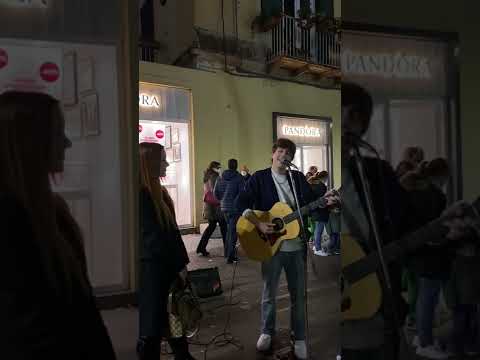 Gabriele Esposito - me staje appennenn' amò (FULL STREET PERFORMANCE)