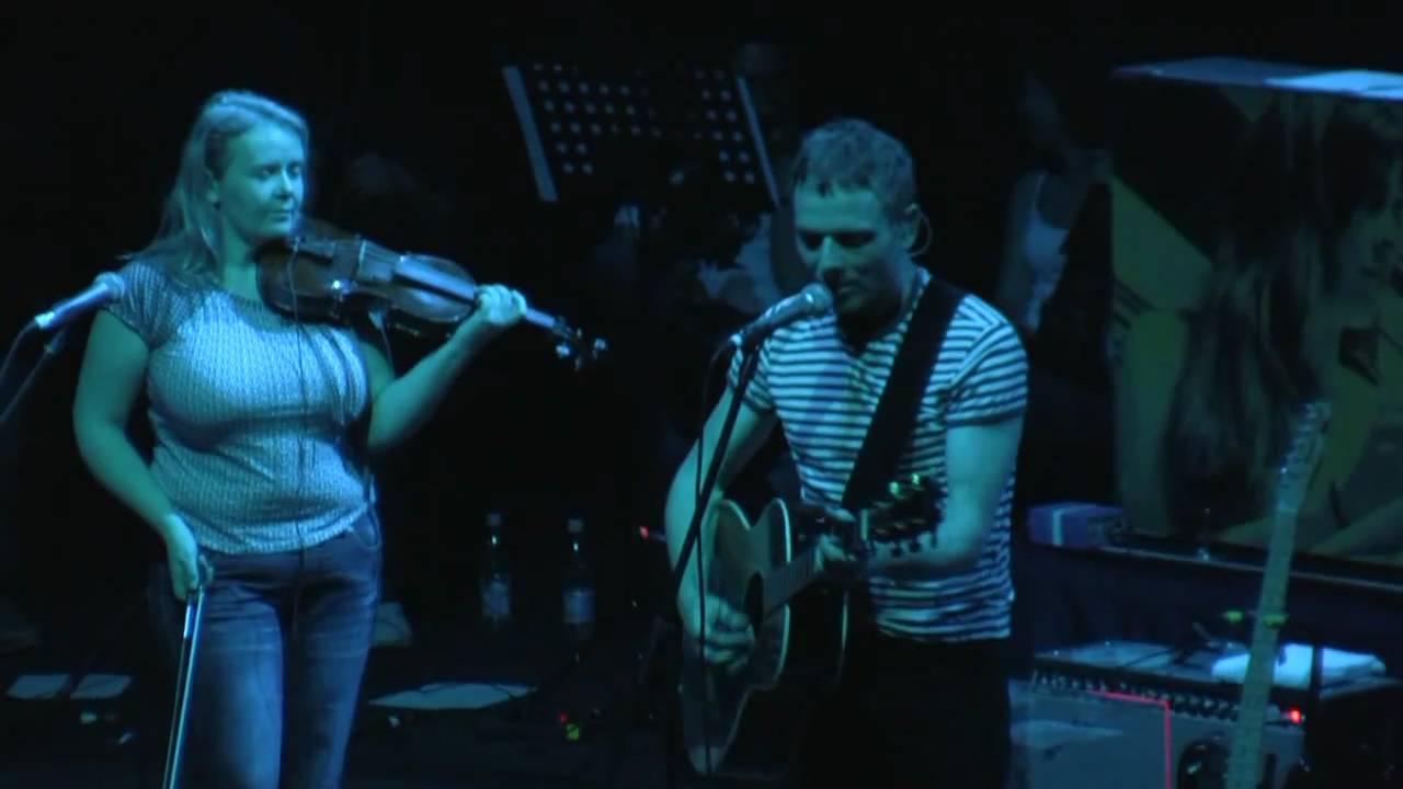 belle-sebastian-the-stars-of-track-and-field-live-in-santiago