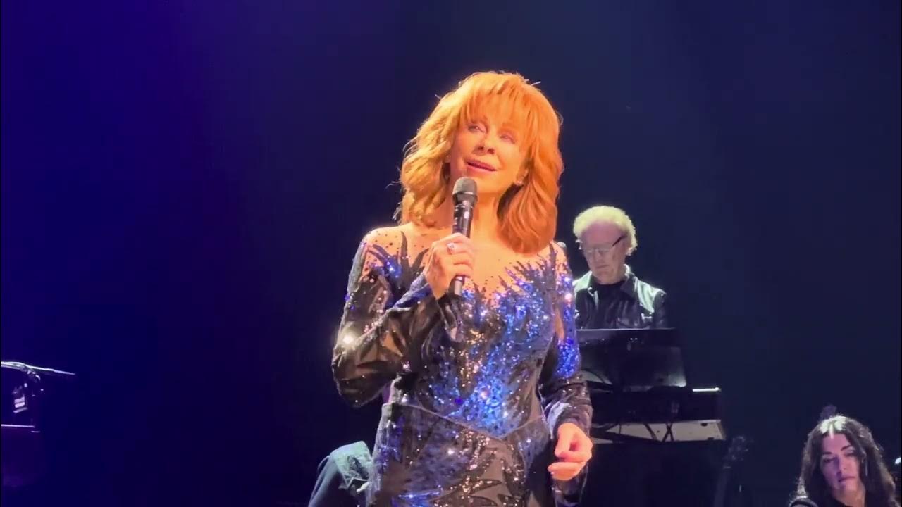 Reba - What Am I Gonna Do About You - Live Reba - What Am I Gonna Do About You - Live