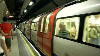 [London] 1995 Stock - London Bridge (Northern Line)