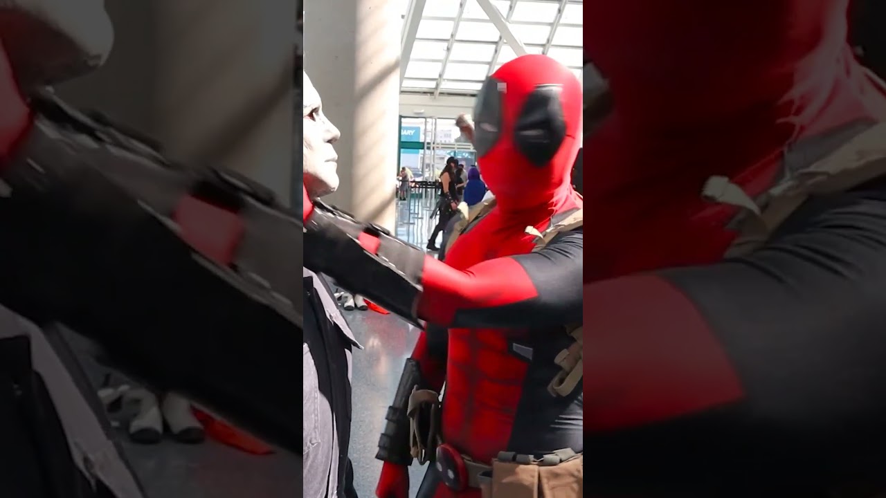 Michael Myers vs Deadpool 🎃👀 #halloween #michaelmyers #deadpool