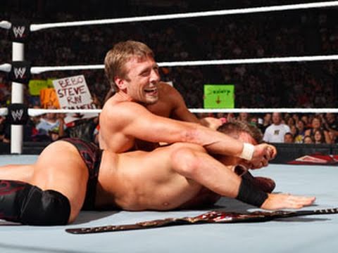 Raw: Daniel Bryan vs. The Miz - Submission Match