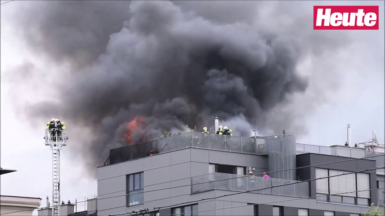 Rauchsäule über Wien: Wohnung in Vollbrand