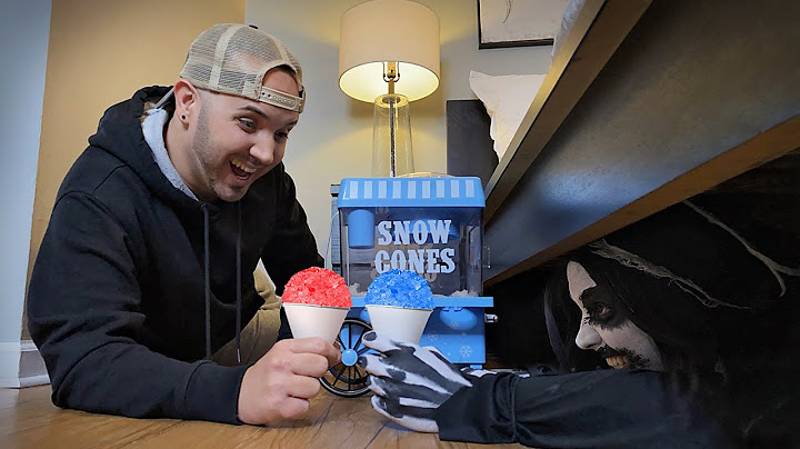 Making snow cones with monster 🍧