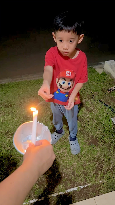 Keizo is scared of playing with fireworks ⁉️