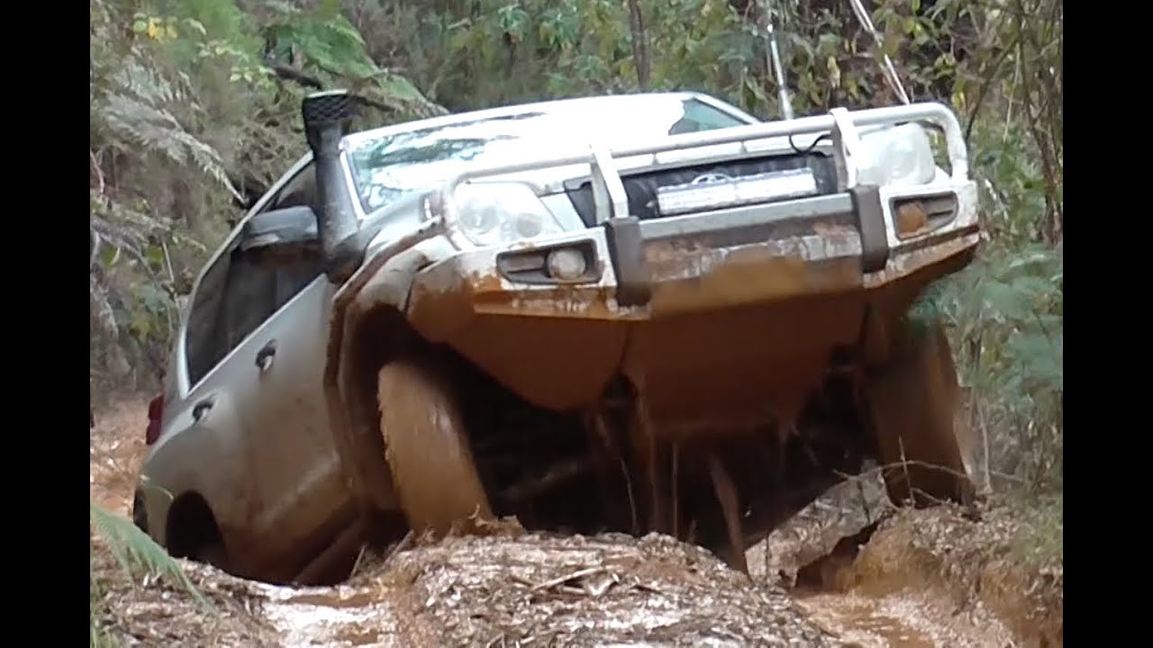 Playing in the mud! - Mt Skene 4x4 Winter action - Finding Silverwater Hut