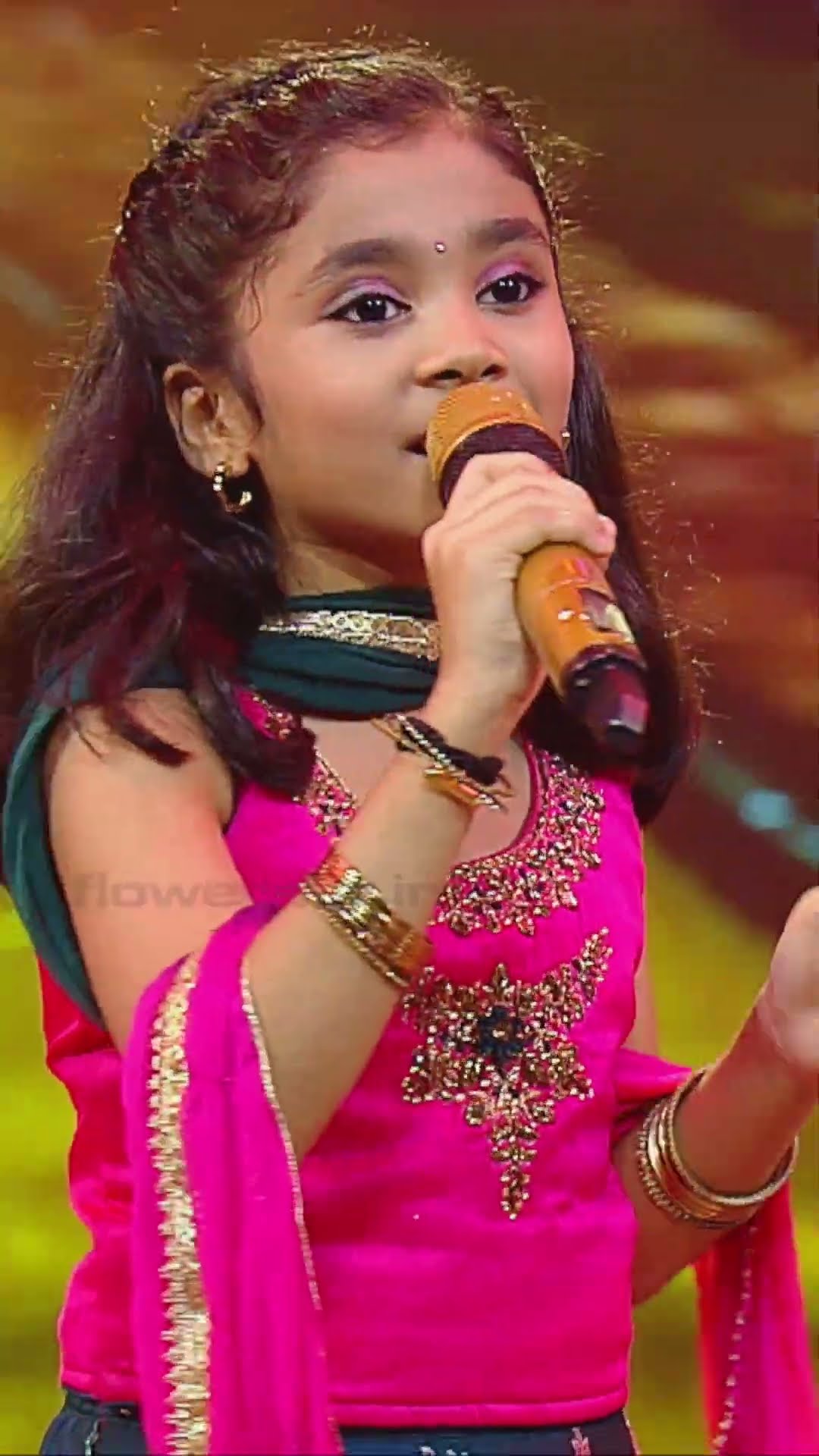 സംഗീതത്തിന്റെ ഭാവ ഭംഗിയിൽ ശിവാനി ?