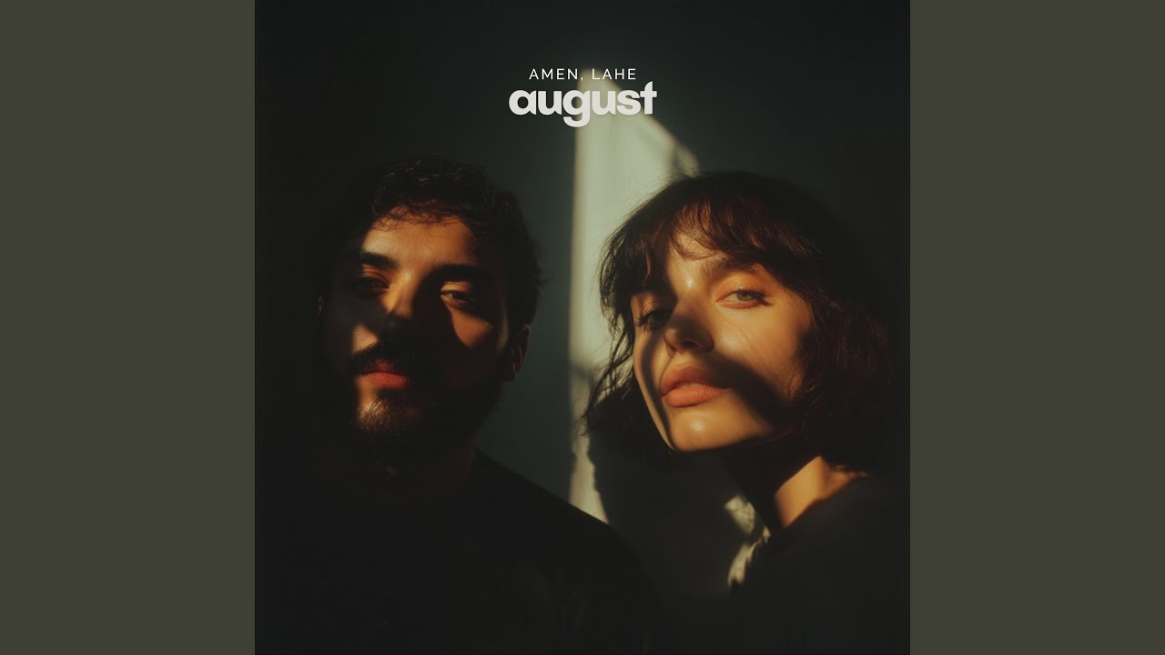 Guarda August su YouTube Guarda August su YouTube