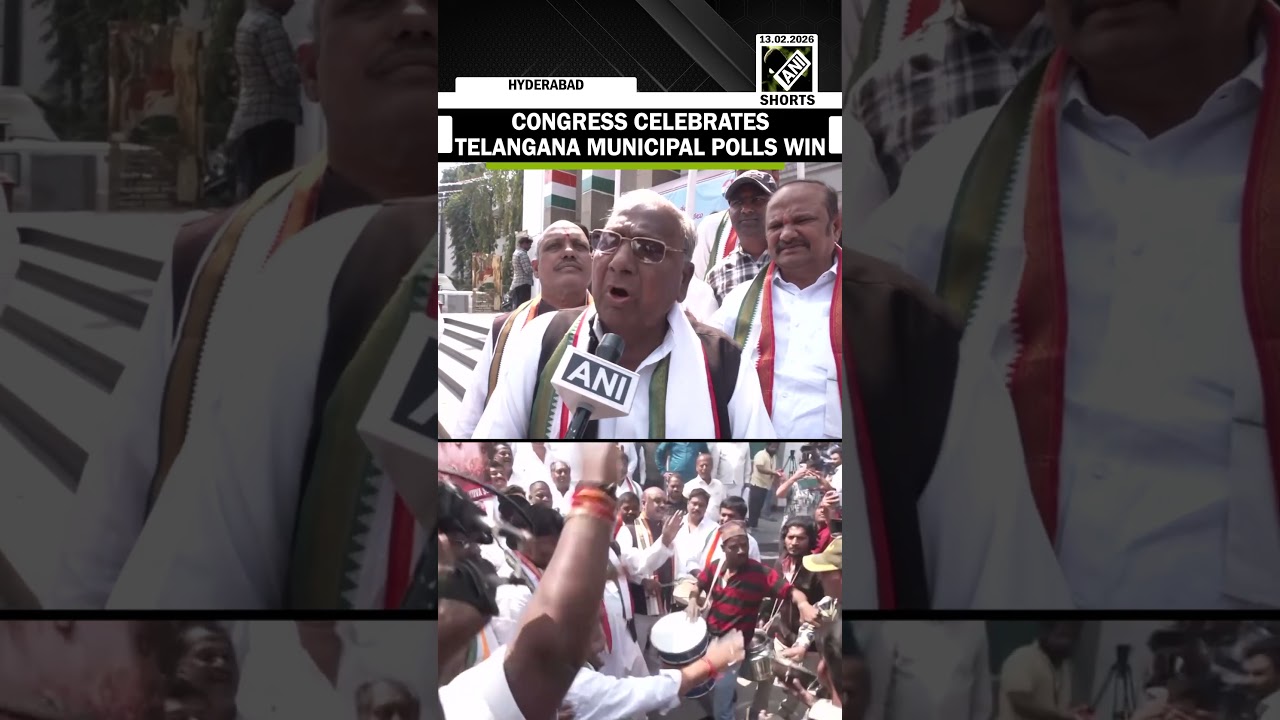 Конгресс Теланганы празднует победу на муниципальных выборах в Телангане.