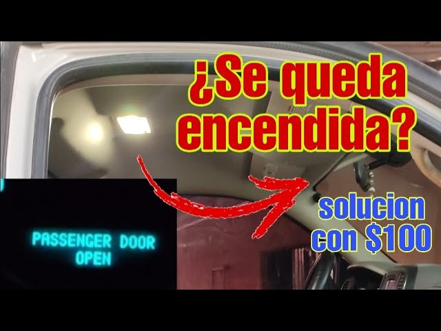 Por qué la luz del interior del coche se queda encendida cuando cierras?