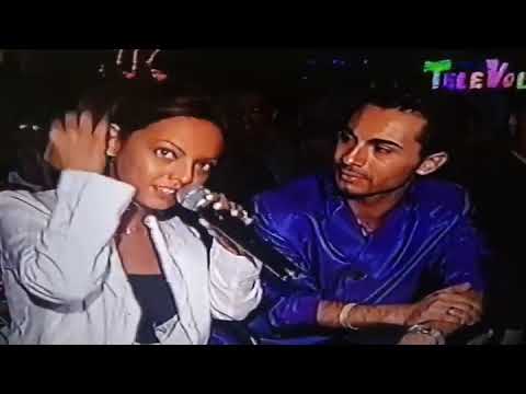 Rober Hatemoyu dinlemeye gelen Ebru Gündeş Gezme Ceylan şarkısını canlı söylüyor | Televole 1999