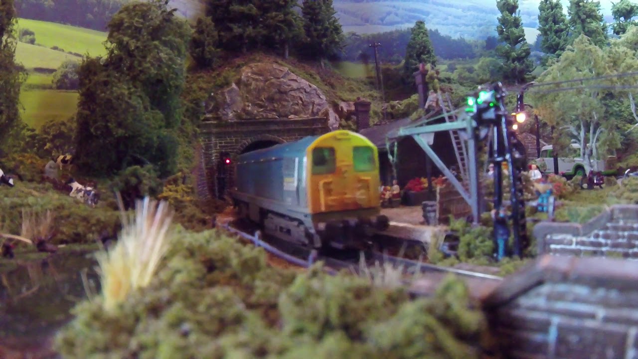 Dead Man Many Layout Busy Morning on Dead Mans Curve Micro Layout - YouTube