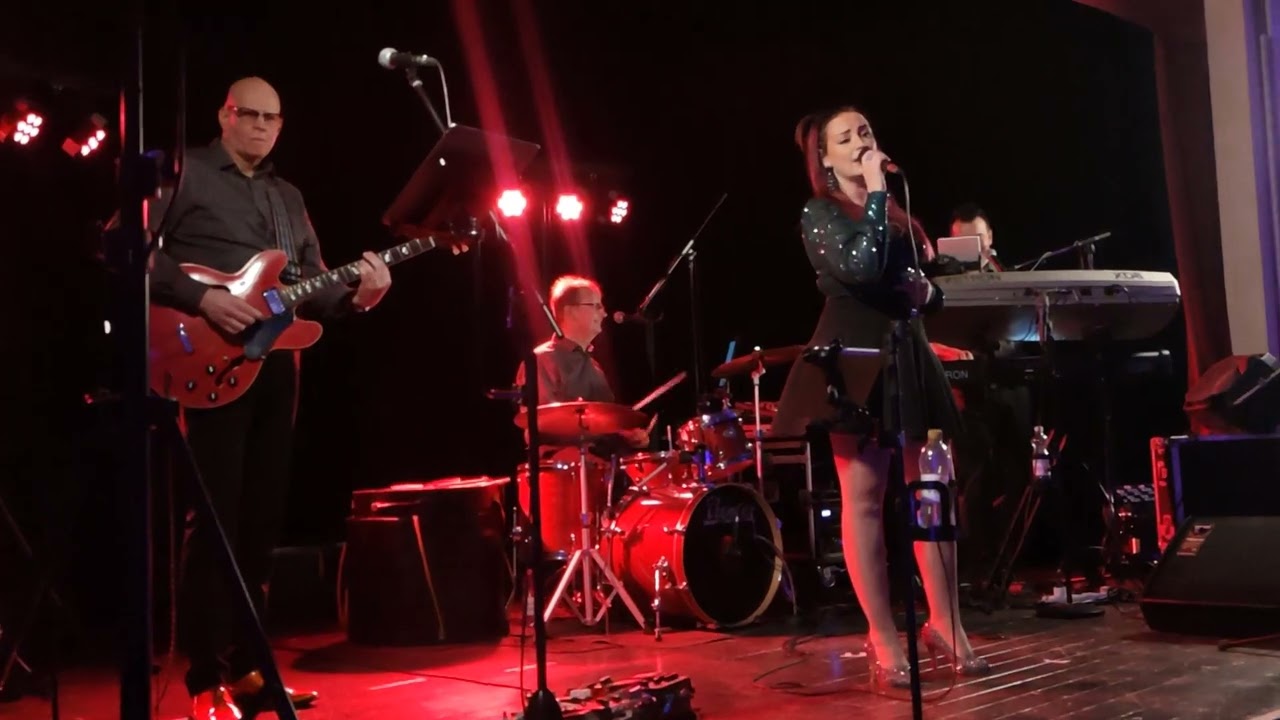 Pirita Niemenmaa&Soiva orkesteri  Rakastatko Laisinkaan, Hamina 11.11.22