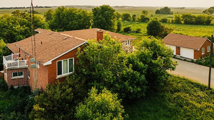 Horrific Situation Inside This Massive ABANDONED 1970's Split Level Home Vacated Only A Month Ago!