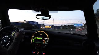 Mini Cooper SE driving test screenshot 5