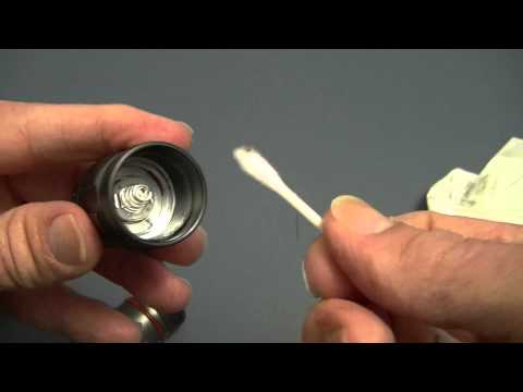 Video: Hoe onderhoud je een zaklamp?