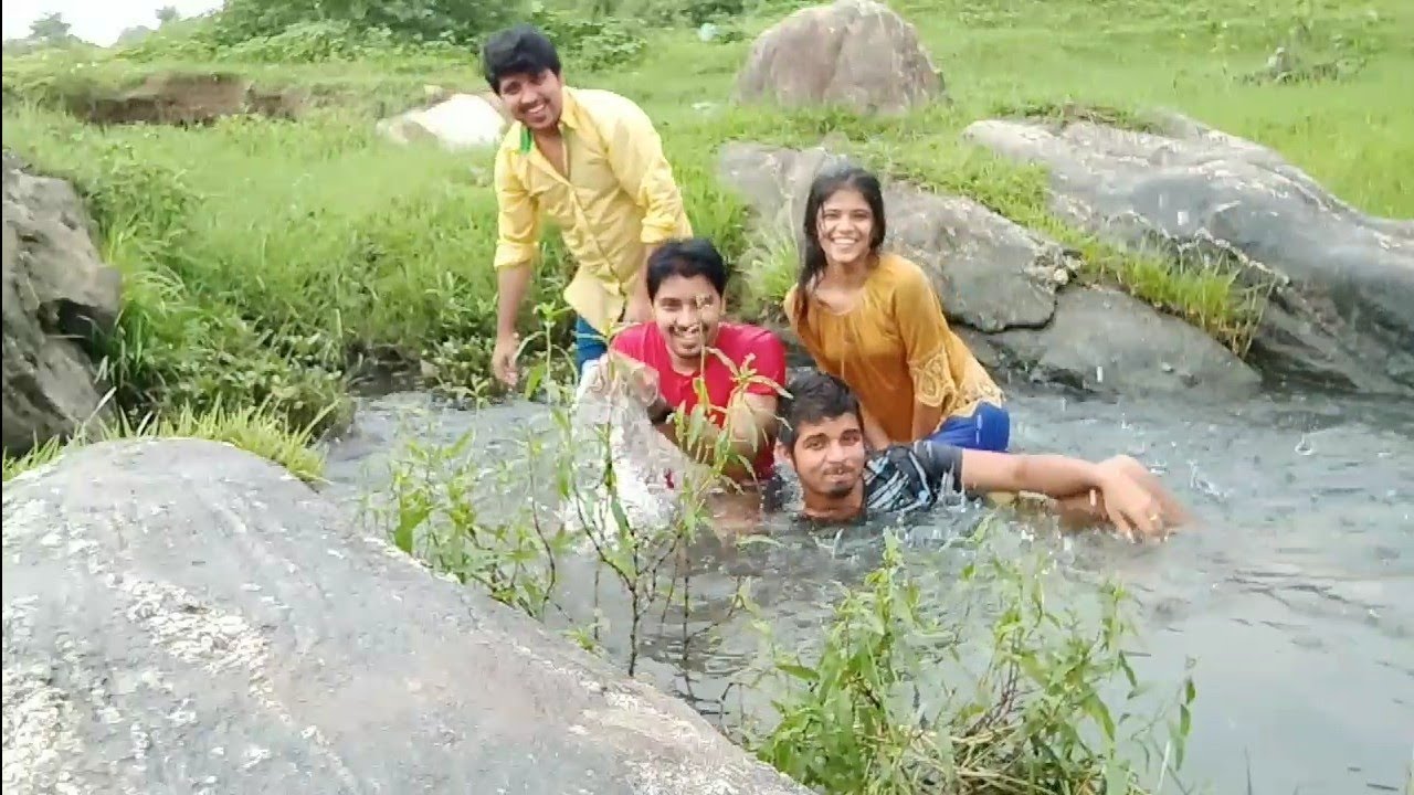 Desi swimming pool k mazze😍😍