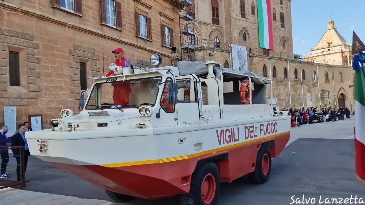 (PALERMO) - PARATA DEI MEZZI DEI VIGILI DEL FUOCO IN ONORE DI SANTA BARBARA - (4K) 04/12/2022