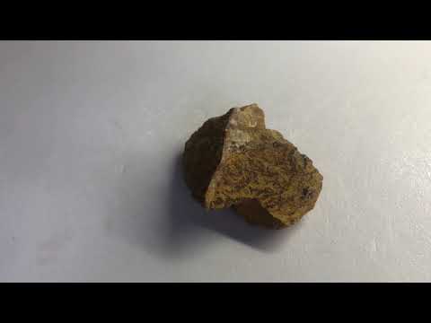 現代の産業に欠かせない希土類の炭酸塩鉱物「バストネス石」とは！？