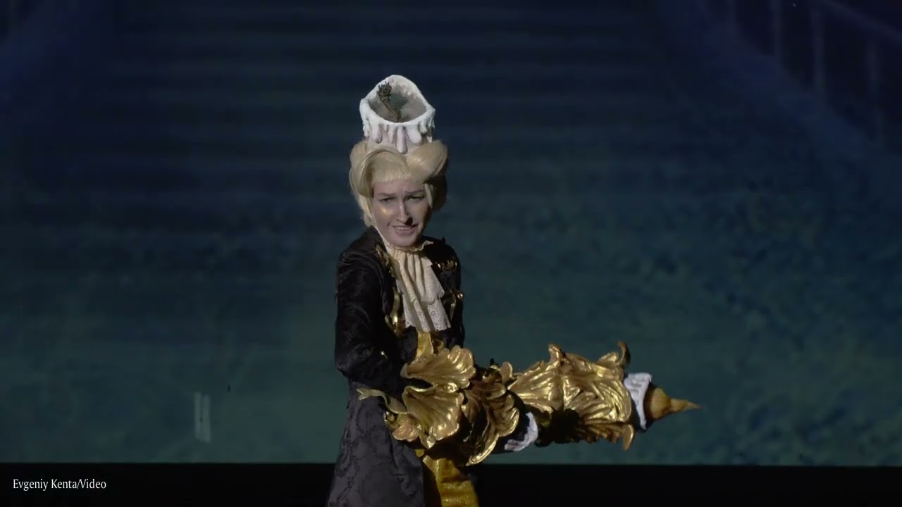 Cosplay defile - Fira — Beauty and the Beast Musical — Lumiere