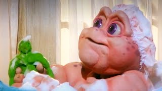 Bebé Sinclair Juega Con Un Cavernicola SERIE DINOSAURIOS  CAPITULO COMPLETO