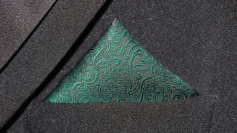 How to Fold a Pocket Square Single Point