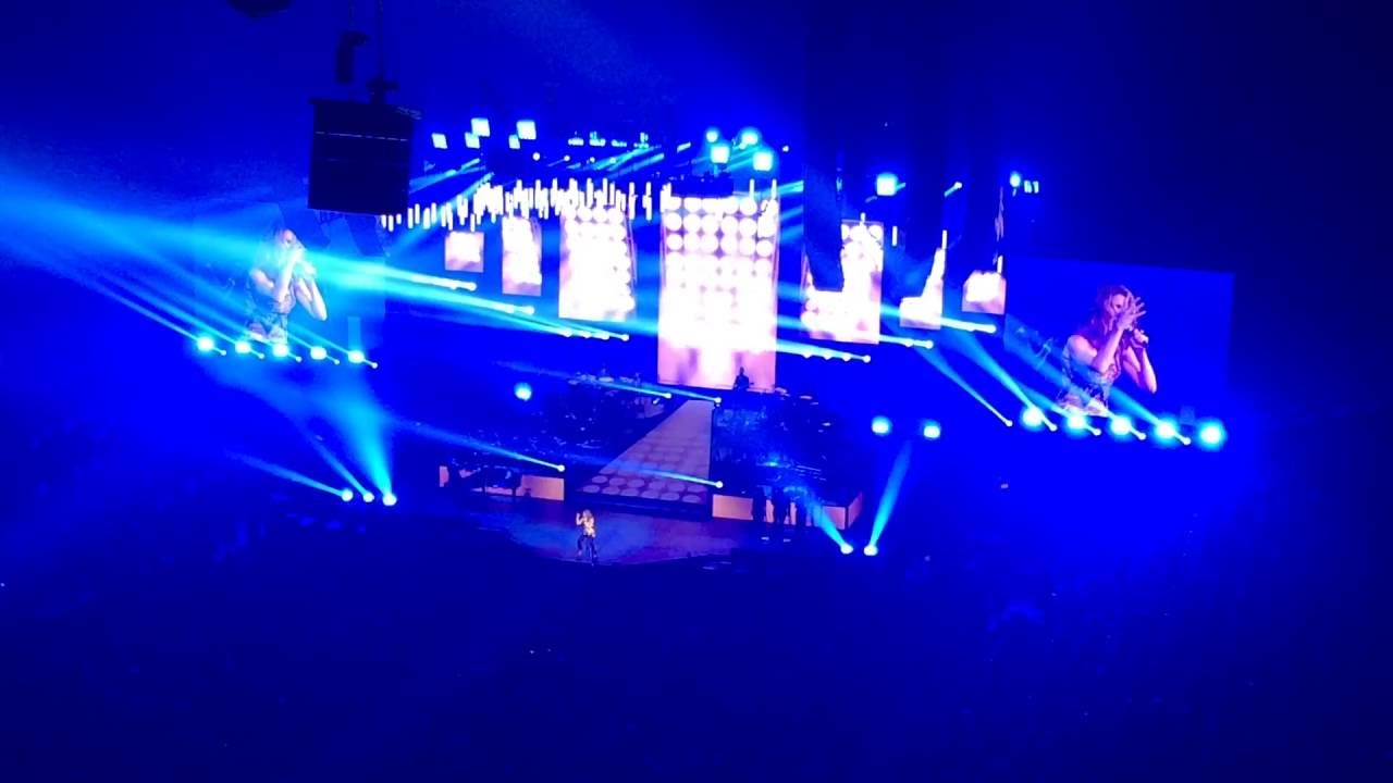 camera iphone 8 plus apk Fragment of The show must go on by Celine Dion (Live)