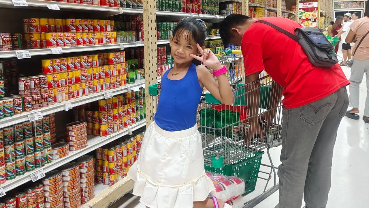 NAMIMILI ULIT KMI SA PUREGOLD DN ALWAYS CHECK EXPIRATION DATE TLAGA PARA DI SAYANG ANG MGA PINAMILI