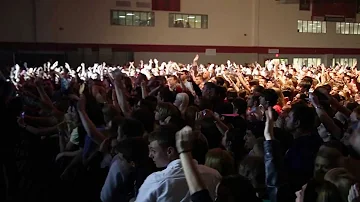 Flo Rida performs TELL ME WHEN U READY at Sacred Heart University