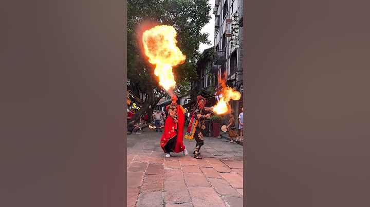 A young man born in the 2000s takes up the banner of inheriting intangible cultural heritage