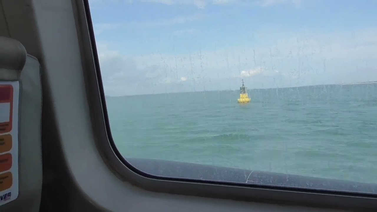 A Ride on the Hovertravel from Southsea (Portsmouth) to Ryde Esplanade