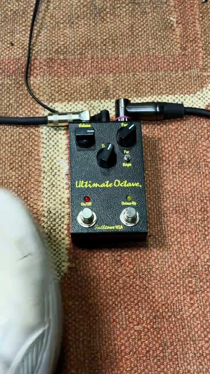The new and improved Fulltone Ultimate Octave Fuzz! - YouTube