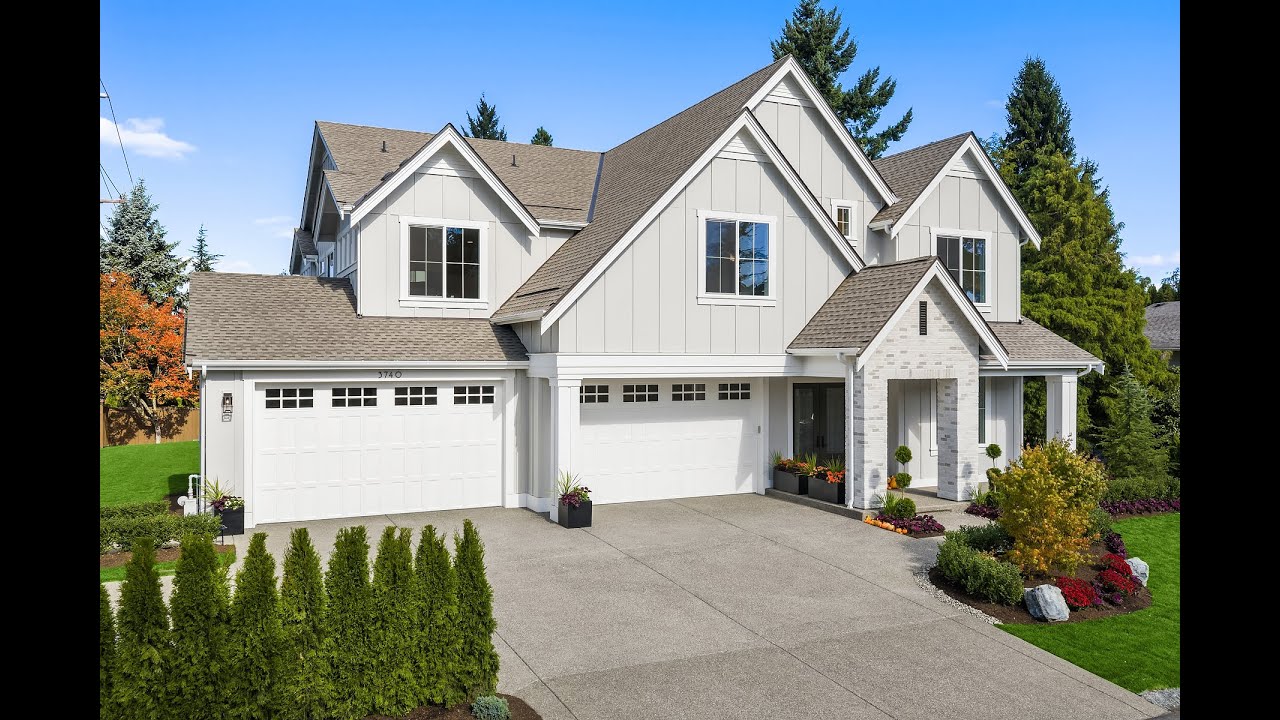 NEW LISTING!  Stunning Murray Franklyn home in Redmond!