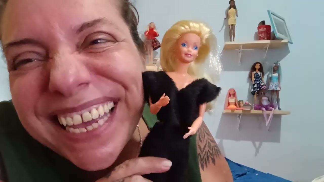 Feliz ano novo com Barbies da Estrela e muitas roupinhas....