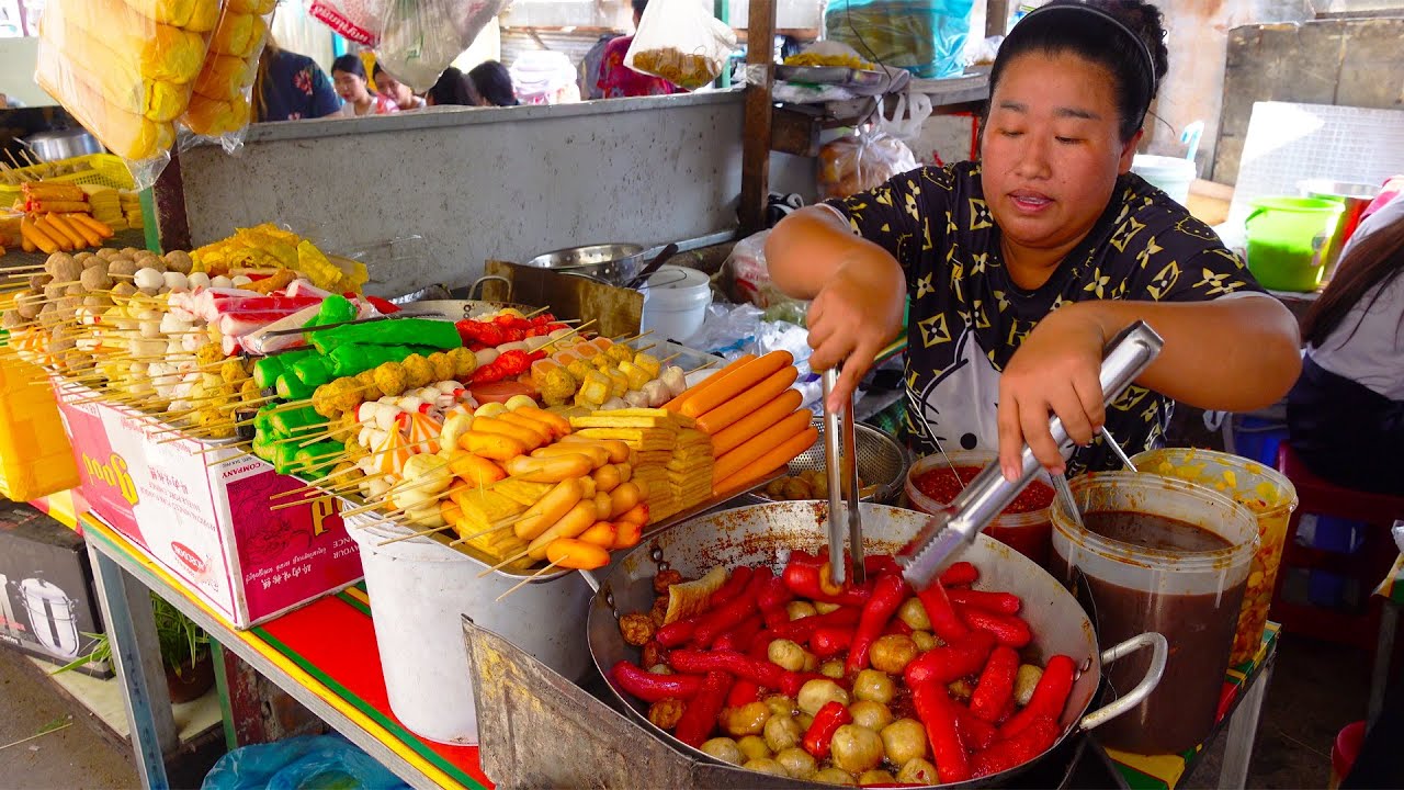 Line Up for Food! 40 Year-Old Famous Noodle Soup & Teen's Favorite Snack, Fried Meatballs