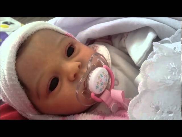 Cuidados com o Cabelinho do Seu Bebê Reborn (vídeo 1) - Larissa Versolato 