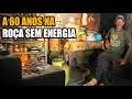 SEM ENERGIA, ELE DIVIDE A CASINHA COM OS ANIMAIS