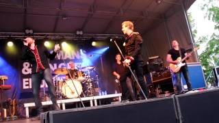 Video thumbnail of "Kom Van Dat Dak Af - Cleymans & Van Geel [Engie Parkies Torhout 2016]"