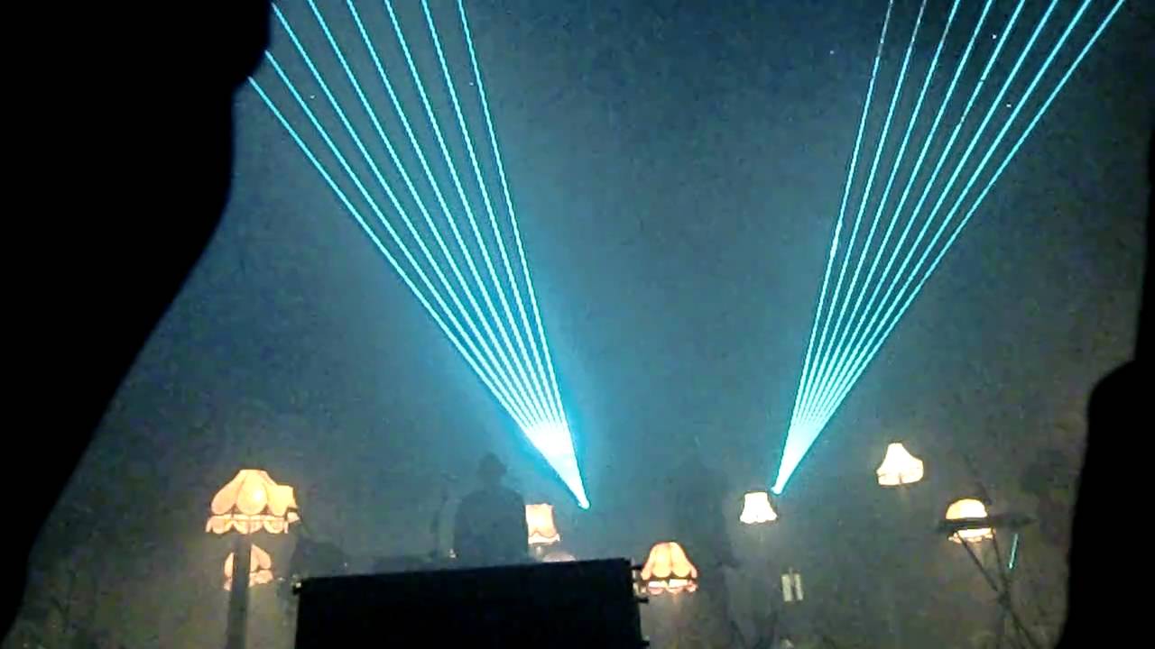 1080 ti vs 2070 Fever Ray - Keep the streets empty for me (extrait) - Olympia, Paris (2011)