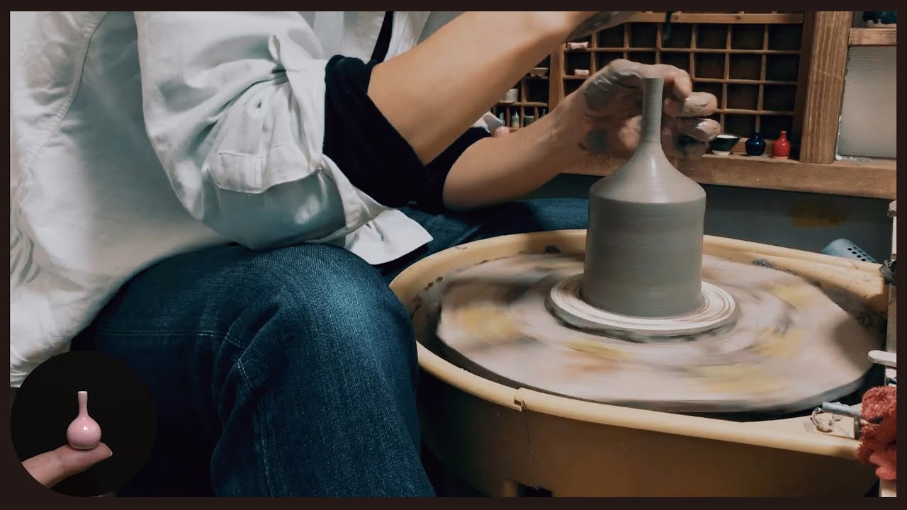 陶芸】首の長い壺作り Making a long necked vase - YouTube