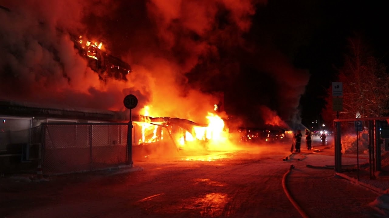 Toijala Worksin tehdashalli paloi Akaassa