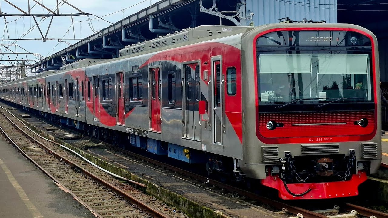KRL Commuter Line Bogor Line INKA iE305 CLI-225 J-TREC Arriving Manggarai