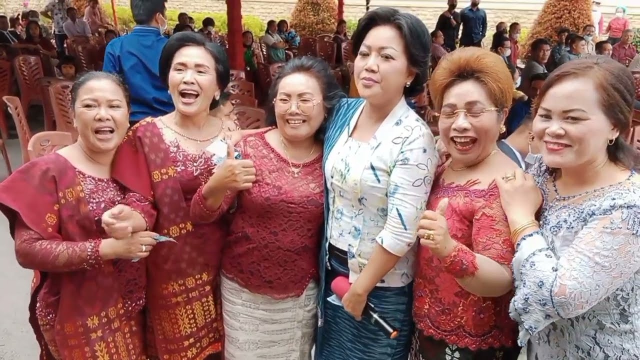 SAKSIKAN ISTERI BUPATI TAPUT INI SEKALI TARIK SUARA DATANGKAN DANA PULUHAN JUTA