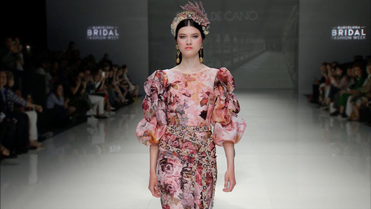 bride of the water god Matilde Cano | Bridal 2019 | Barcelona Bridal Fashion Week 2018