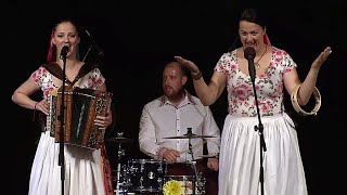 Lenka a Evka BACMAŇÁKOVÉ - ZBOJNÁ - Borievka chords