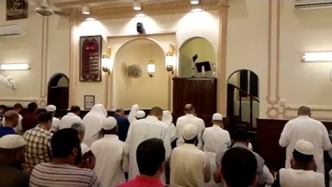 القارئ إلياس بخش صلاه التهجد بمسجد معاذ بن جبل بجده ليله ٢٦/٩/١٤٣٨