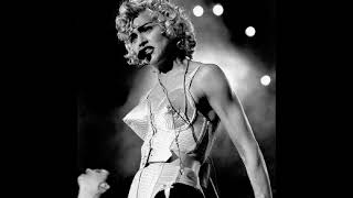 Madonna - Into The Groove (Studio Version) Resimi